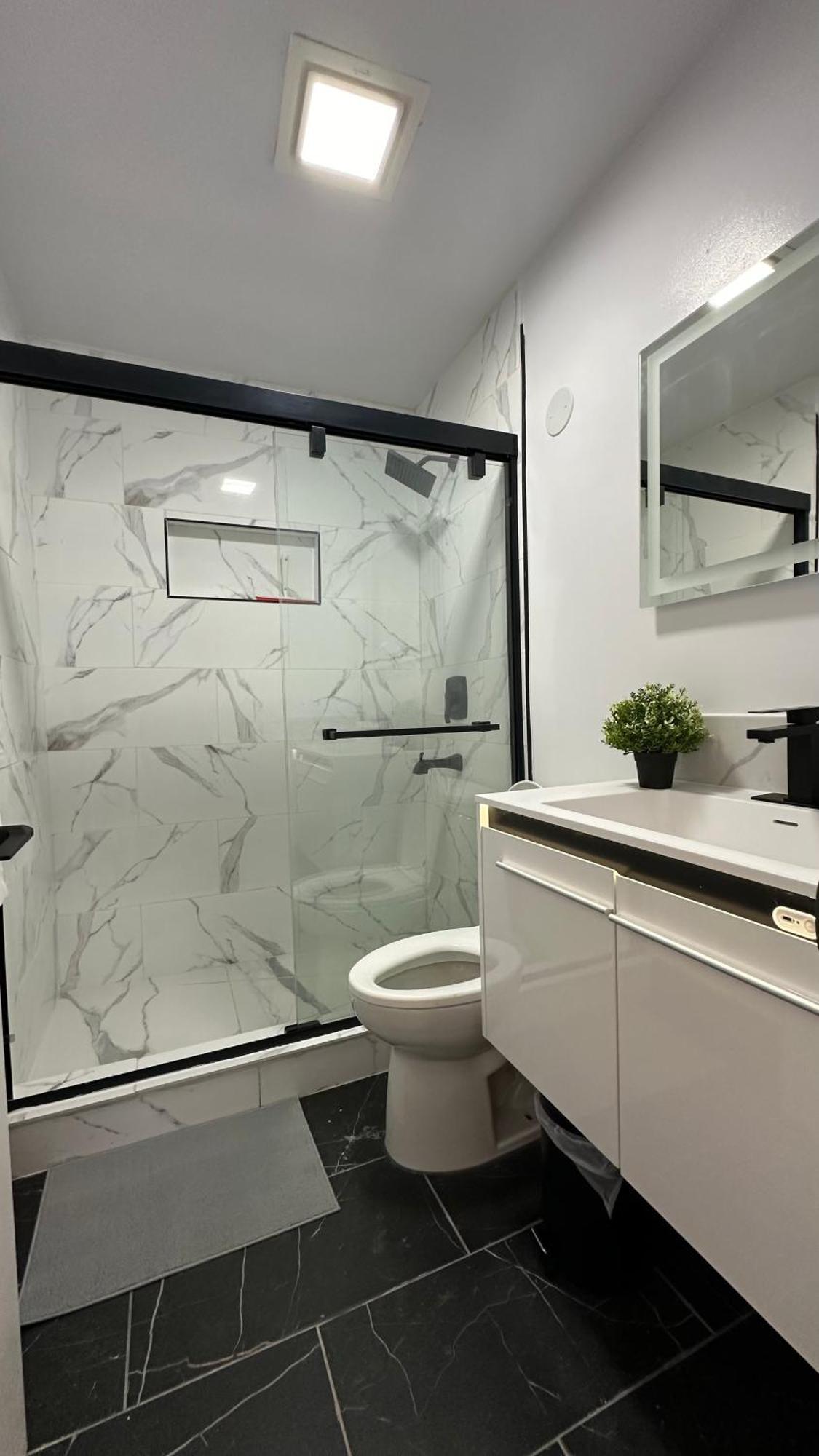 Modern 2Br Stylish & Cozy Unit Bed & Breakfast Los Angeles Exterior photo